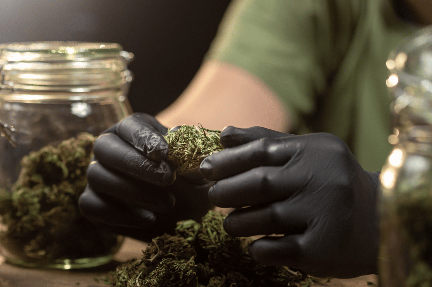 Acheter du cannabis légal en ligne : avantages et inconvénients