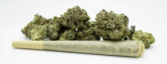 THC arba CBD: skirtingas poveikis, į kurį reikia atkreipti dėmesį